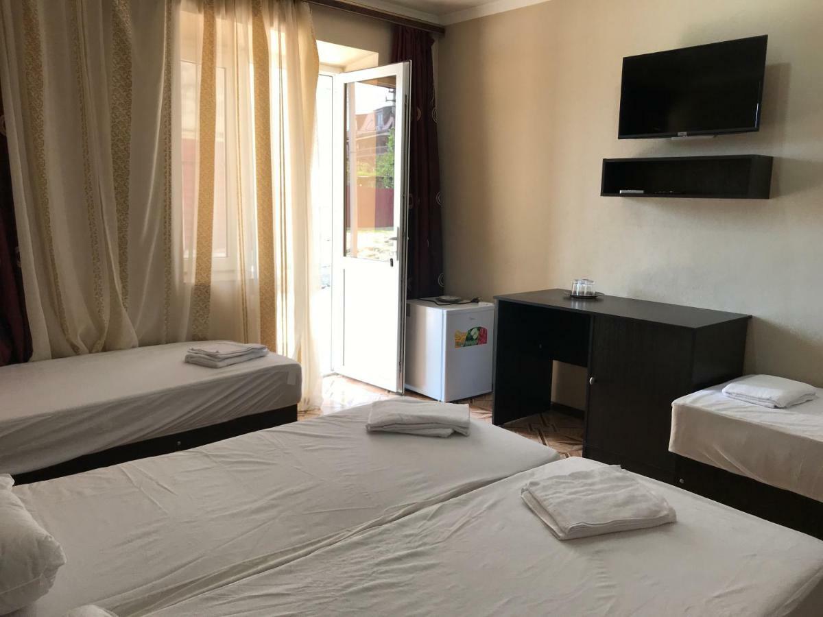Ainar Hotel Gagra Buitenkant foto