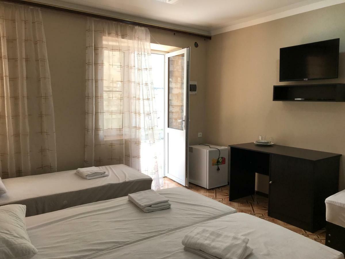 Ainar Hotel Gagra Buitenkant foto