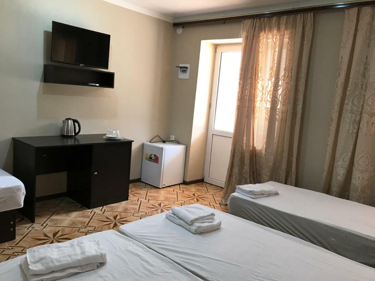 Ainar Hotel Gagra Buitenkant foto