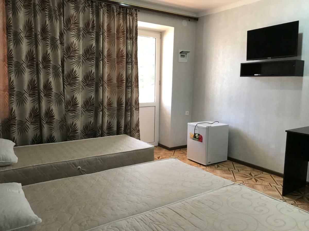 Ainar Hotel Gagra Buitenkant foto
