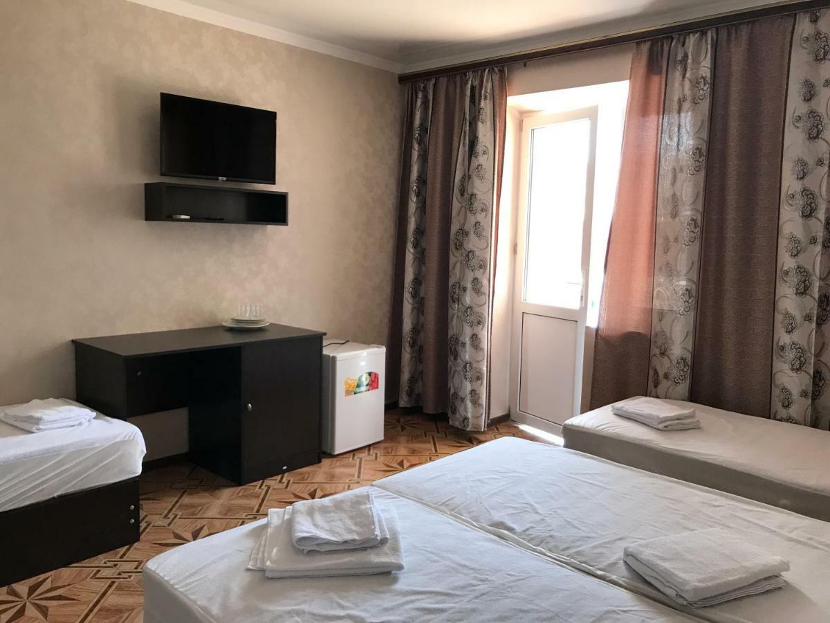 Ainar Hotel Gagra Buitenkant foto