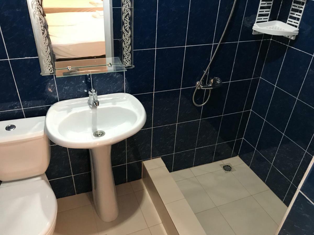 Ainar Hotel Gagra Buitenkant foto