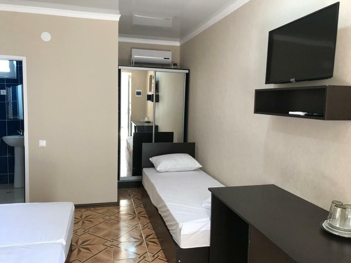 Ainar Hotel Gagra Buitenkant foto