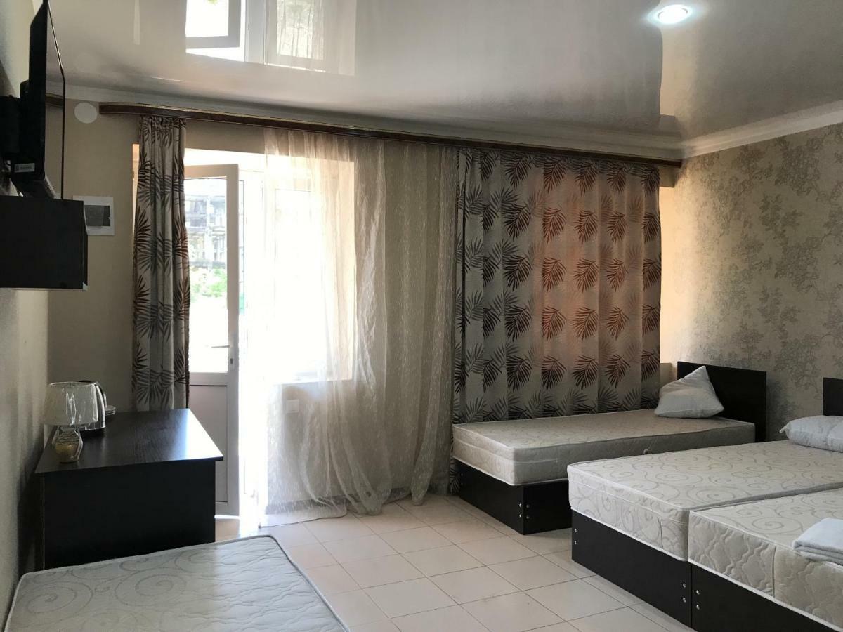 Ainar Hotel Gagra Buitenkant foto