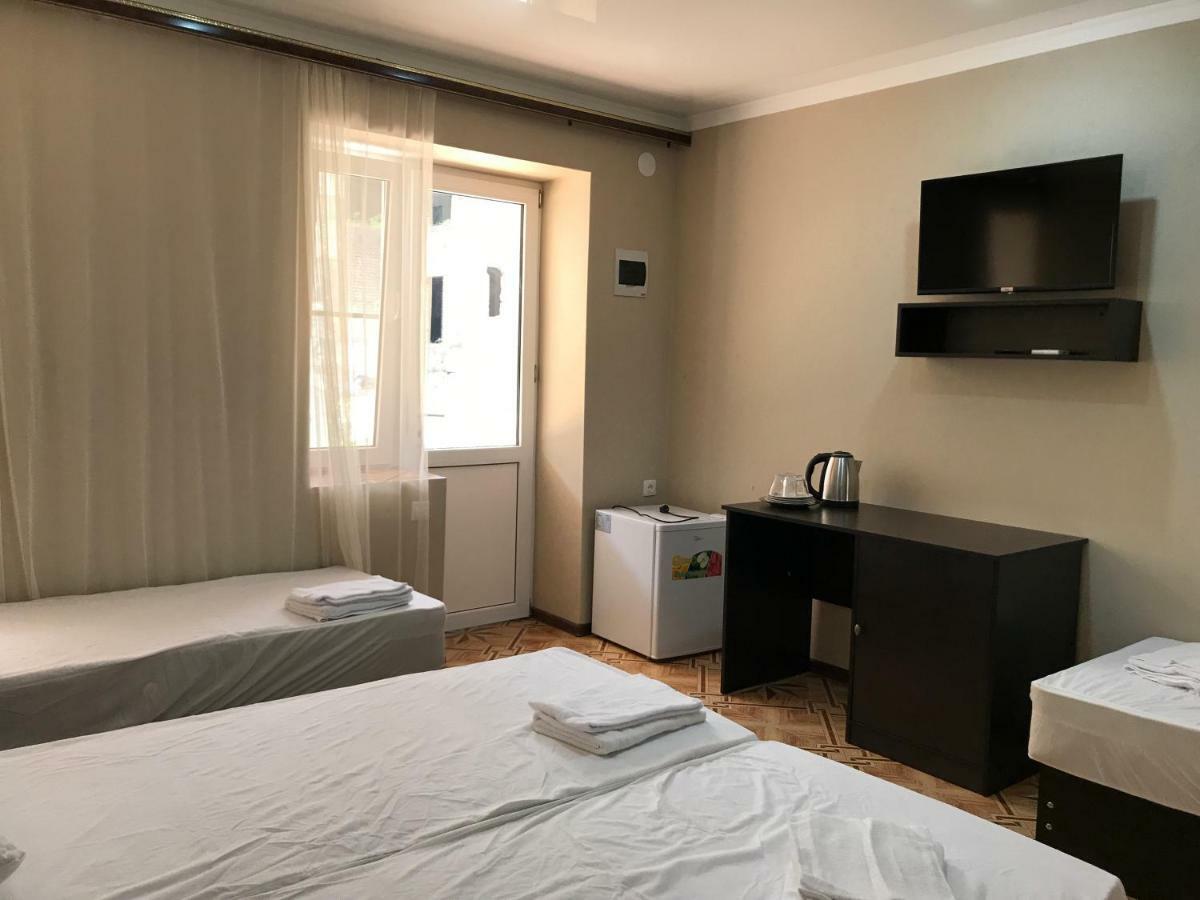 Ainar Hotel Gagra Buitenkant foto