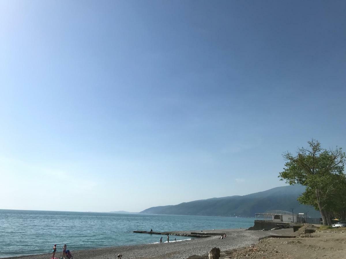 Ainar Hotel Gagra Buitenkant foto