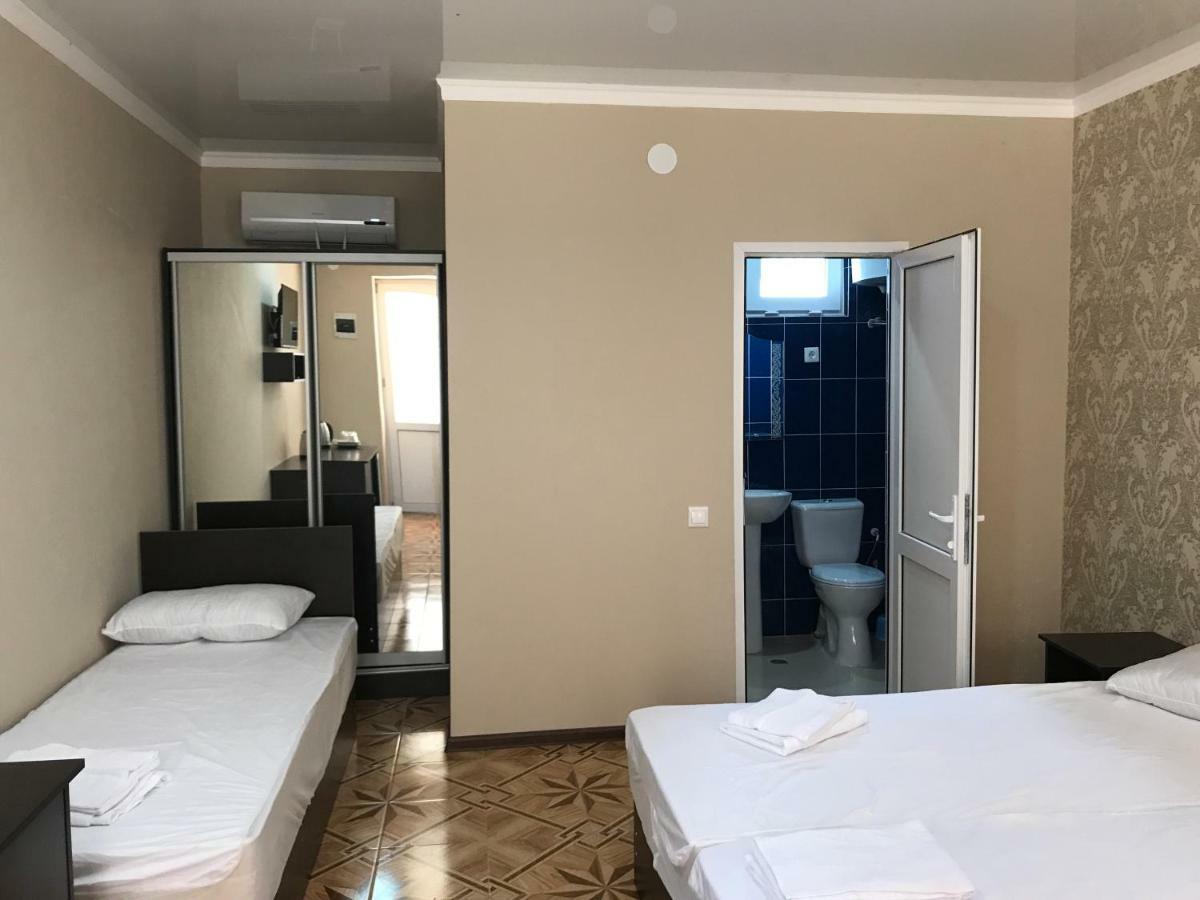 Ainar Hotel Gagra Buitenkant foto