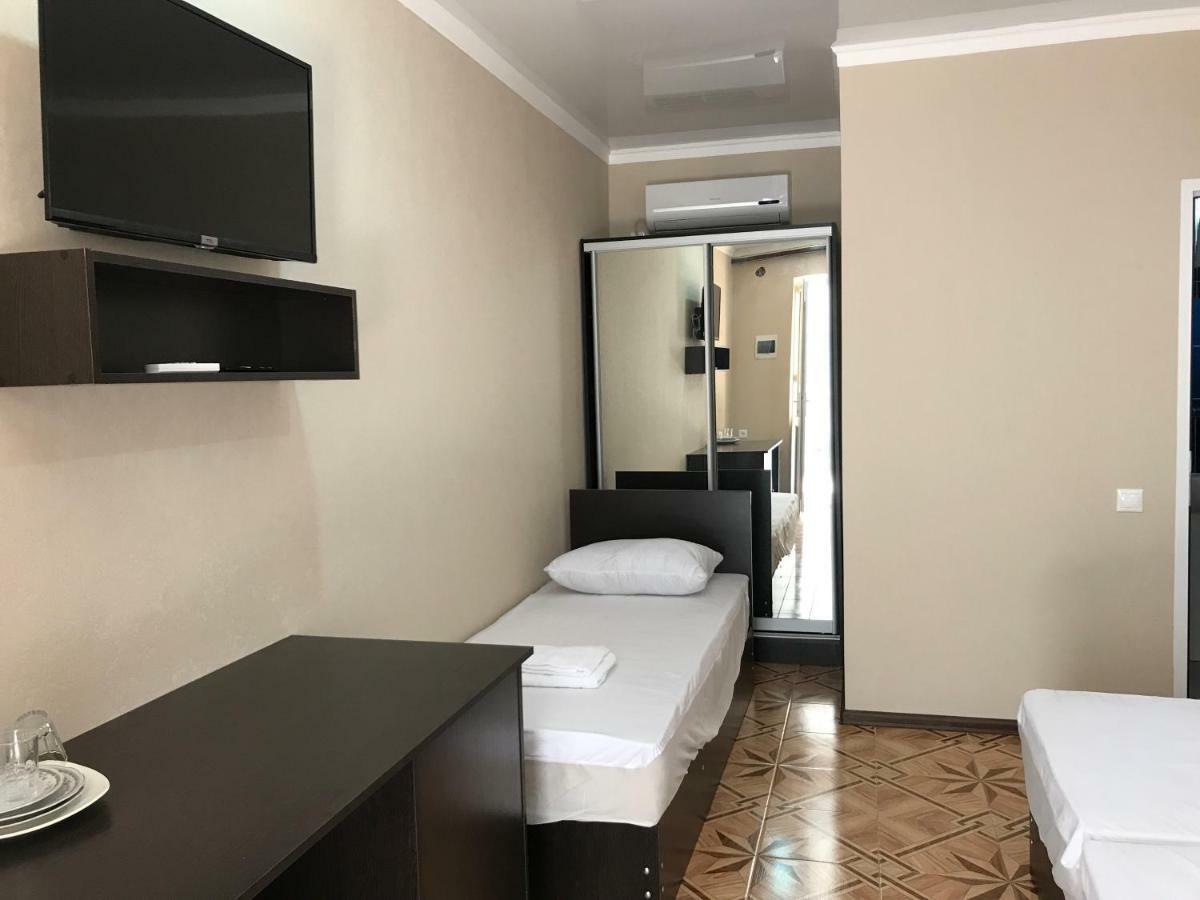 Ainar Hotel Gagra Buitenkant foto