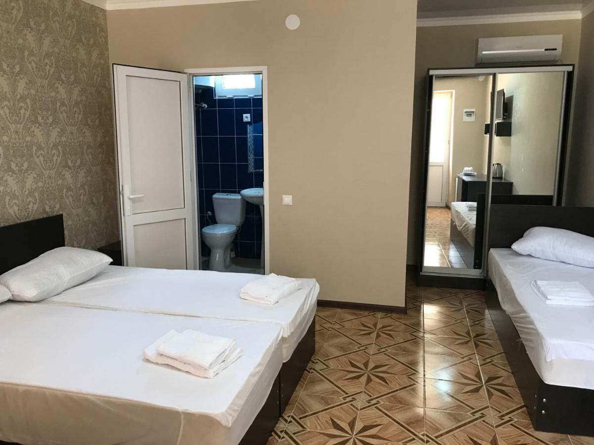 Ainar Hotel Gagra Buitenkant foto