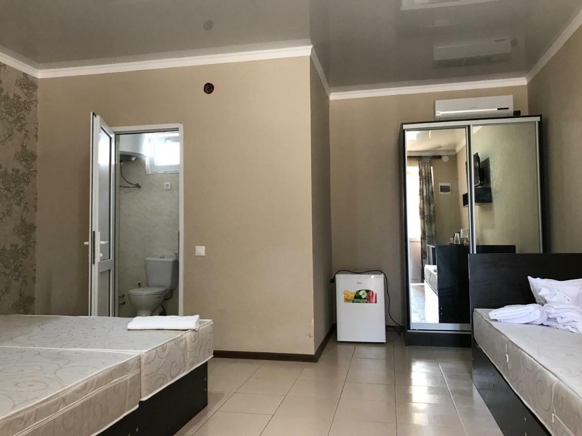 Ainar Hotel Gagra Buitenkant foto