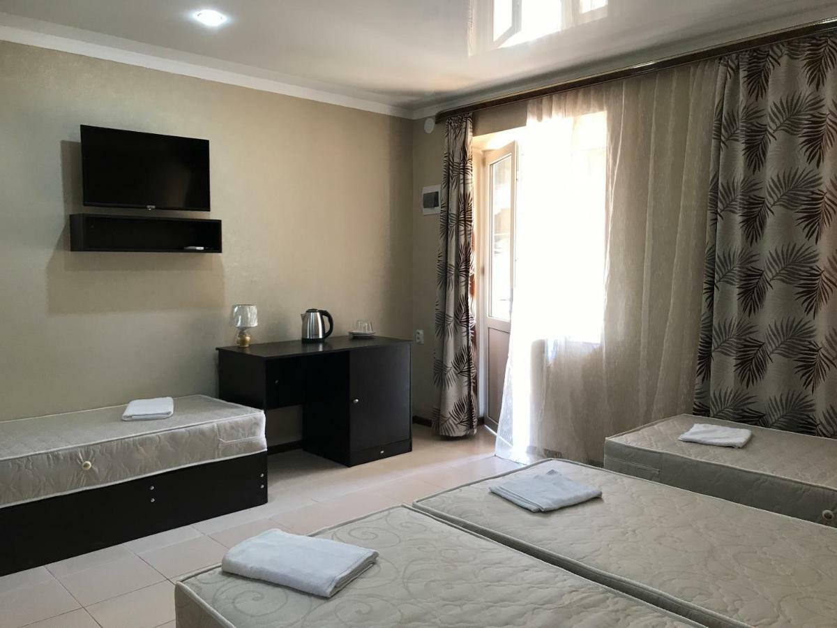 Ainar Hotel Gagra Buitenkant foto