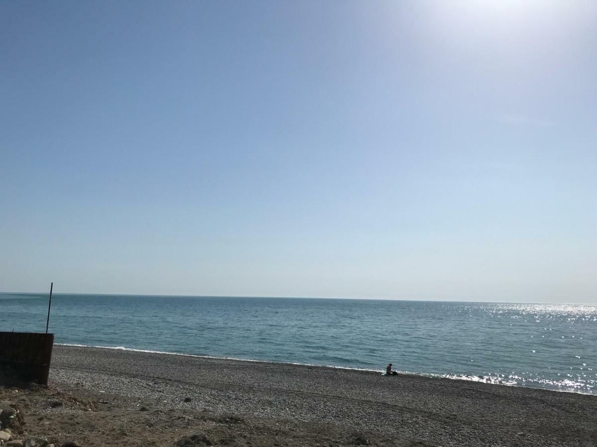 Ainar Hotel Gagra Buitenkant foto