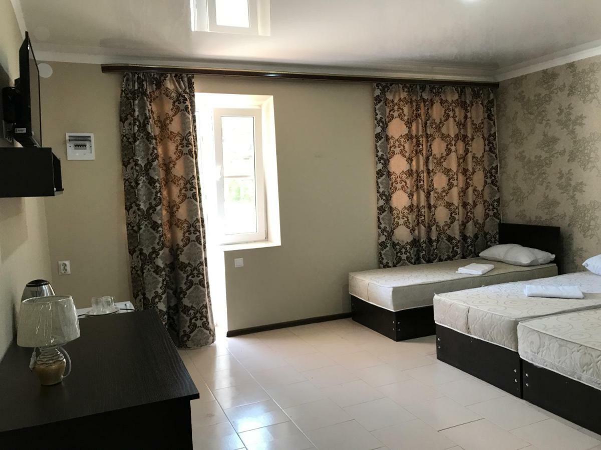 Ainar Hotel Gagra Buitenkant foto